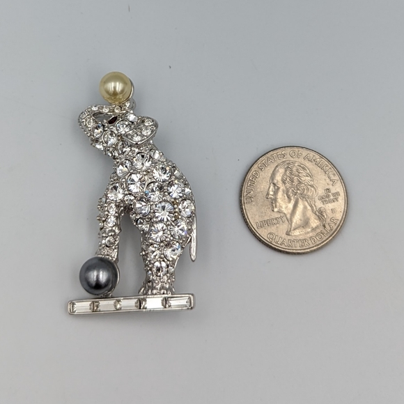Kenneth Jay Lane Circus Elephant Rhinestone Encrusted Faux Pearl Pin Brooch - Picture 7 of 8